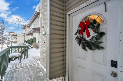 8F Meadowlark Village, Edmonton, AB - Outdoor