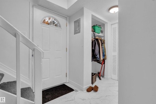 8F Meadowlark Village, Edmonton, AB - Indoor Photo Showing Other Room