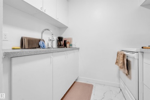 8F Meadowlark Village, Edmonton, AB - Indoor