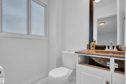 8F Meadowlark Village, Edmonton, AB - Indoor Photo Showing Bathroom