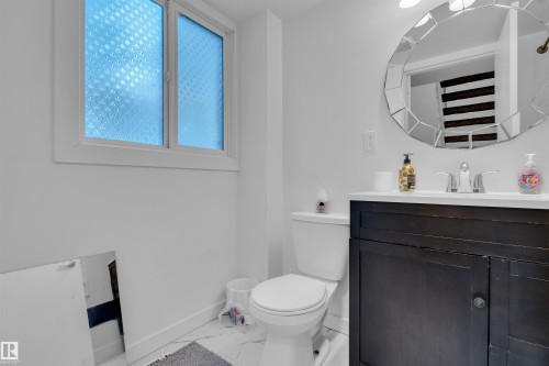 8F Meadowlark Village, Edmonton, AB - Indoor Photo Showing Bathroom