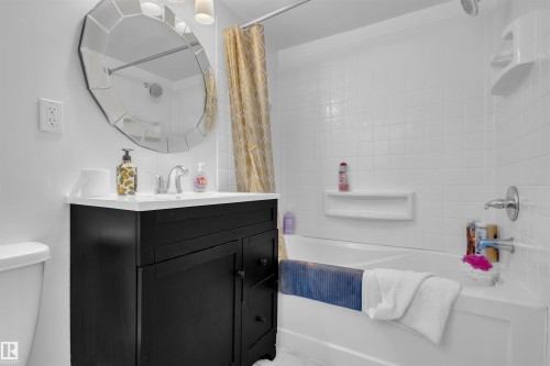 8F Meadowlark Village, Edmonton, AB - Indoor Photo Showing Bathroom