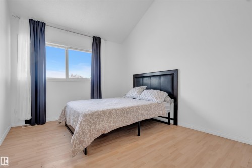 8F Meadowlark Village, Edmonton, AB - Indoor Photo Showing Bedroom