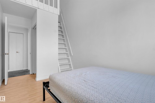 8F Meadowlark Village, Edmonton, AB - Indoor Photo Showing Bedroom