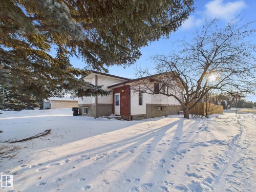 18737 70 Avenue, Edmonton, AB - Outdoor