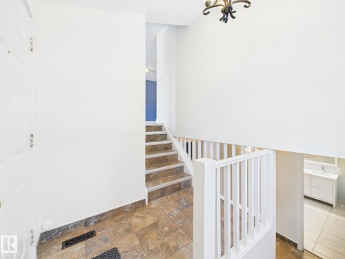 18737 70 Avenue, Edmonton, AB - Indoor Photo Showing Other Room