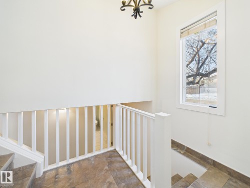 18737 70 Avenue, Edmonton, AB - Indoor Photo Showing Other Room