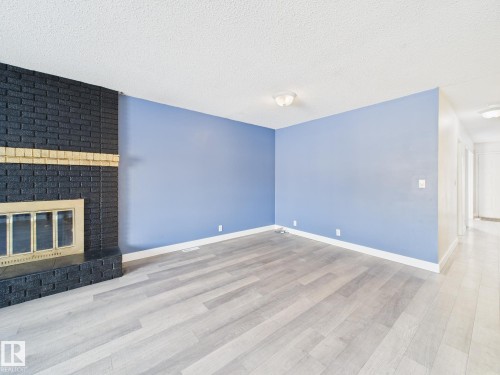 18737 70 Avenue, Edmonton, AB - Indoor Photo Showing Other Room