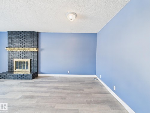 18737 70 Avenue, Edmonton, AB - Indoor Photo Showing Other Room