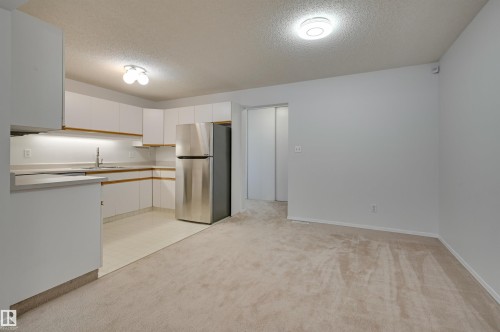107 8903 106A Avenue, Edmonton, AB - Indoor Photo Showing Kitchen
