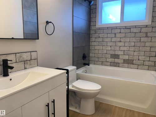 10816 163 Street, Edmonton, AB - Indoor Photo Showing Bathroom