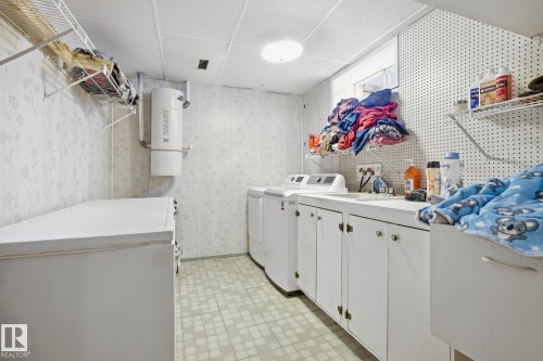 17323 107 Street, Edmonton, AB - Indoor Photo Showing Laundry Room