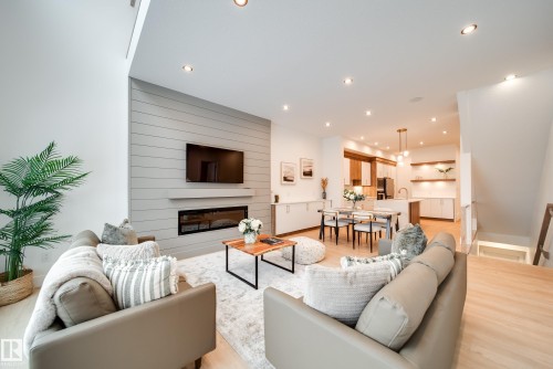 #2 20425 93 Avenue, Edmonton, AB - Indoor Photo Showing Living Room With Fireplace