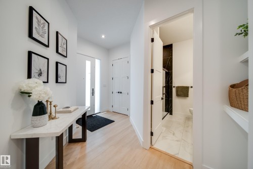 #2 20425 93 Avenue, Edmonton, AB - Indoor Photo Showing Other Room