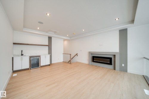 #2 20425 93 Avenue, Edmonton, AB - Indoor Photo Showing Living Room With Fireplace