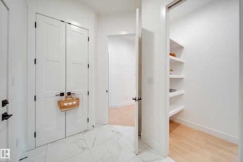 #2 20425 93 Avenue, Edmonton, AB - Indoor