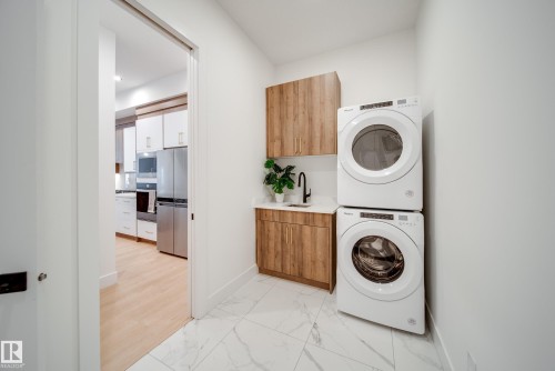 #2 20425 93 Avenue, Edmonton, AB - Indoor Photo Showing Laundry Room