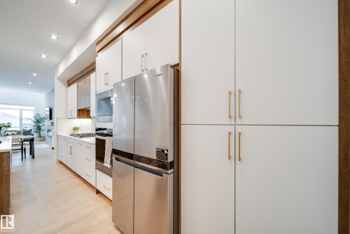 #2 20425 93 Avenue, Edmonton, AB - Indoor Photo Showing Kitchen With Stainless Steel Kitchen