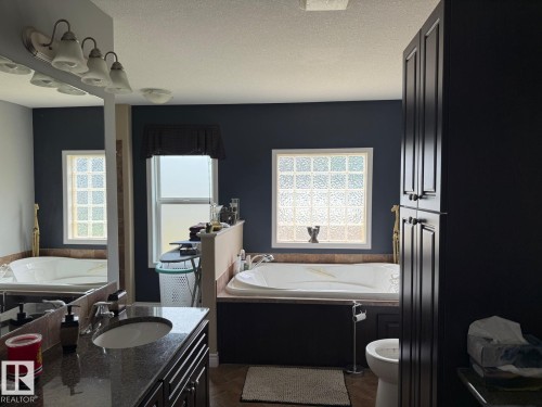 56509 Hwy 32, Rural Yellowhead, AB - Indoor Photo Showing Bathroom