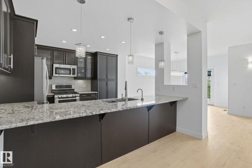 12948 202 Street, Edmonton, AB - Indoor Photo Showing Kitchen With Upgraded Kitchen