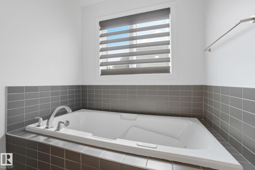 12948 202 Street, Edmonton, AB - Indoor Photo Showing Bathroom