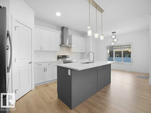 7020 177 Avenue, Edmonton, AB - Indoor Photo Showing Kitchen With Upgraded Kitchen