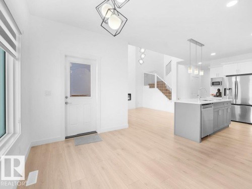 7020 177 Avenue, Edmonton, AB - Indoor Photo Showing Kitchen