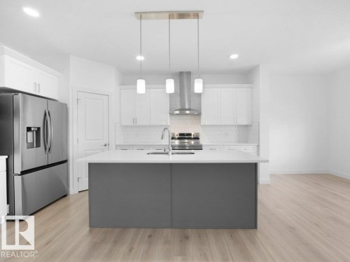 7020 177 Avenue, Edmonton, AB - Indoor Photo Showing Kitchen