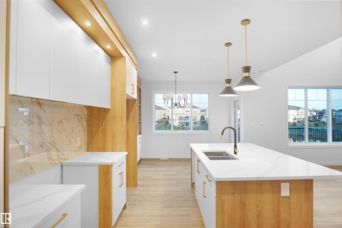 17 Axelwood Crescent, Spruce Grove, AB - Indoor Photo Showing Kitchen With Double Sink With Upgraded Kitchen