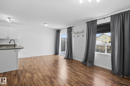 225 Brookview Way, Stony Plain, AB - Indoor Photo Showing Kitchen
