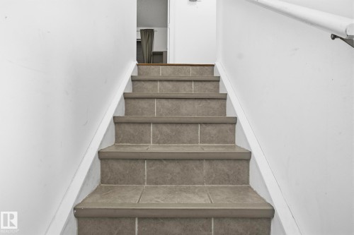 225 Brookview Way, Stony Plain, AB - Indoor Photo Showing Other Room