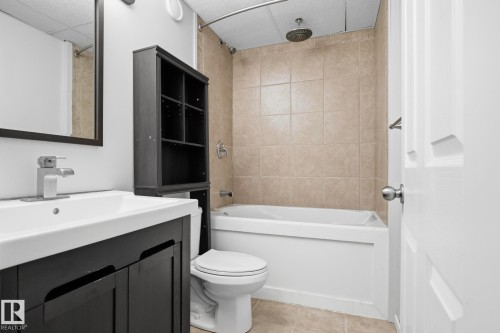 225 Brookview Way, Stony Plain, AB - Indoor Photo Showing Bathroom