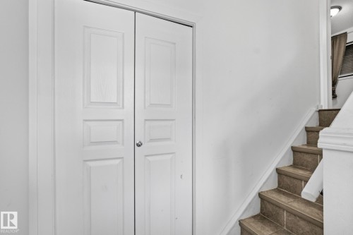 225 Brookview Way, Stony Plain, AB - Indoor Photo Showing Other Room