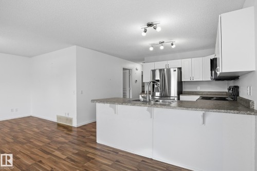 225 Brookview Way, Stony Plain, AB - Indoor Photo Showing Kitchen With Double Sink