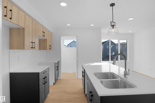 2 Elizabeth Gardens, Spruce Grove, AB - Indoor Photo Showing Kitchen With Double Sink