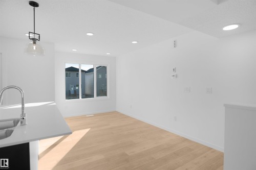 4195 Kinglet Drive, Edmonton, AB - Indoor Photo Showing Other Room