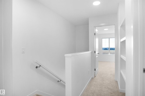 4201 Kinglet Drive, Edmonton, AB - Indoor Photo Showing Other Room