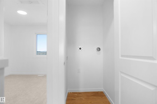 4201 Kinglet Drive, Edmonton, AB - Indoor Photo Showing Other Room
