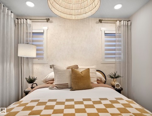 216 Marquis Boulevard, Edmonton, AB - Indoor Photo Showing Bedroom