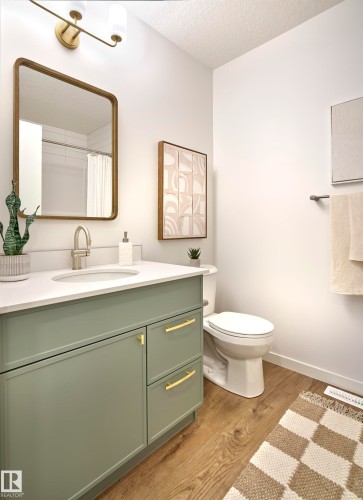 216 Marquis Boulevard, Edmonton, AB - Indoor Photo Showing Bathroom