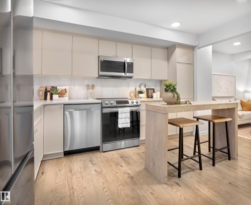 216 Marquis Boulevard, Edmonton, AB - Indoor Photo Showing Kitchen