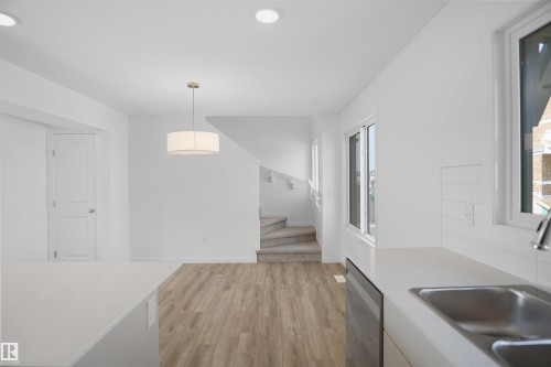 73 1025 Secord Promenade Promenade, Edmonton, AB - Indoor