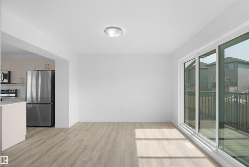 73 1025 Secord Promenade Promenade, Edmonton, AB - Indoor Photo Showing Kitchen