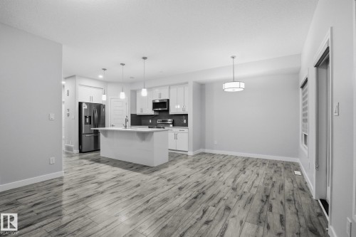 7438 Chivers Crescent, Edmonton, AB - Indoor Photo Showing Kitchen With Upgraded Kitchen