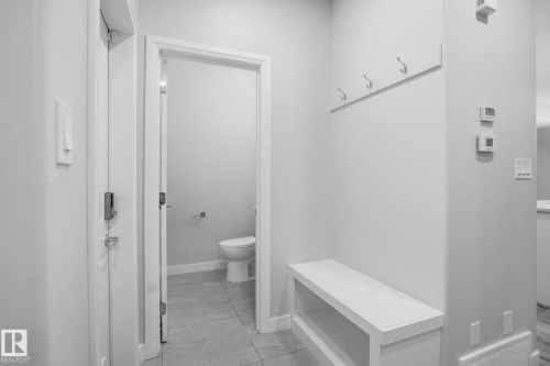 7438 Chivers Crescent, Edmonton, AB - Indoor Photo Showing Bathroom