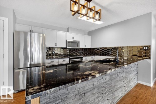 309 278 Suder Greens Drive, Edmonton, AB - Indoor Photo Showing Kitchen With Stainless Steel Kitchen With Upgraded Kitchen