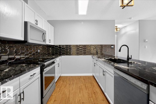 309 278 Suder Greens Drive, Edmonton, AB - Indoor Photo Showing Kitchen With Upgraded Kitchen
