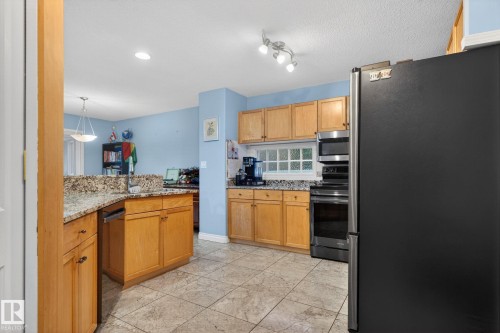 12944 162 Avenue, Edmonton, AB - Indoor Photo Showing Kitchen