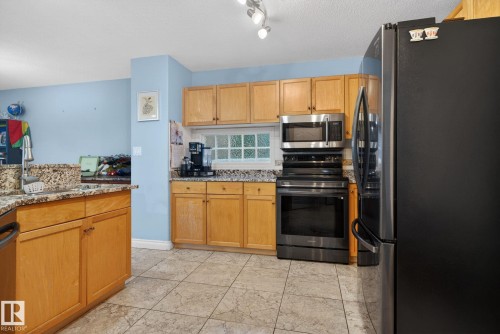 12944 162 Avenue, Edmonton, AB - Indoor Photo Showing Kitchen