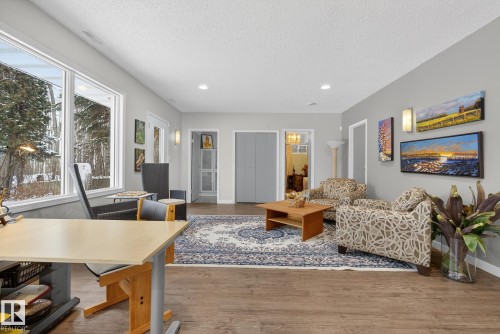 113 53226 Rge Road 261, Rural Parkland County, AB - Indoor Photo Showing Living Room